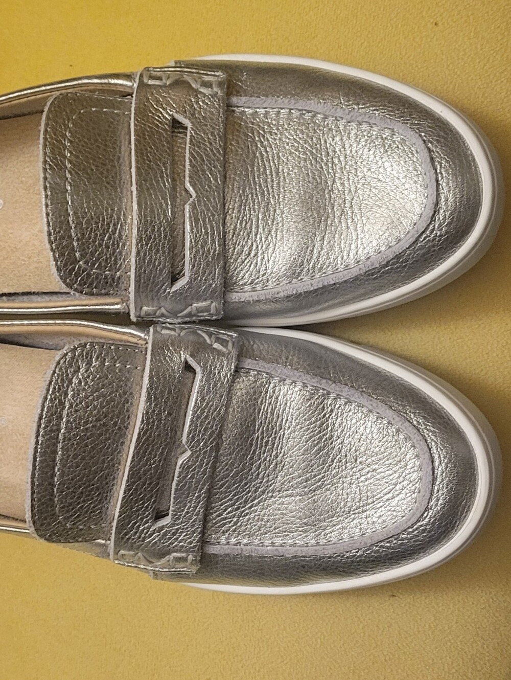 Womens Vionic Slip on leather Uptown Shoe - Picture 3 of 6
